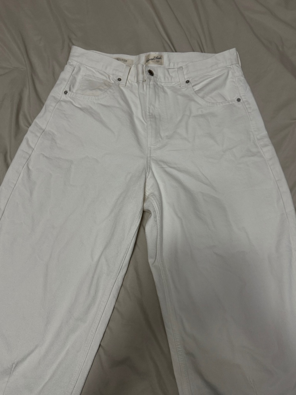 universal thread, high-rise, easy barrel jeans